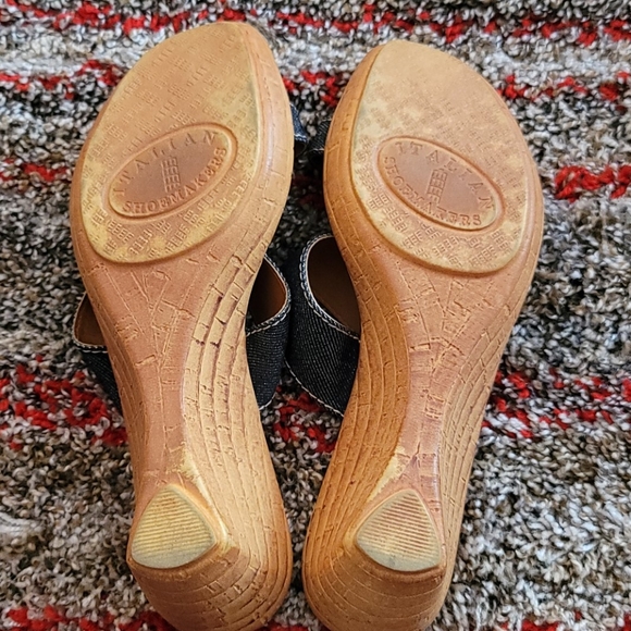 Sandals - Picture 2 of 2